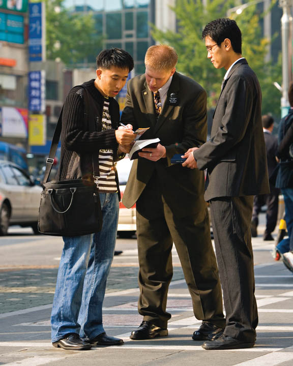 Meet Mormon Missionaries in the Lord's Service